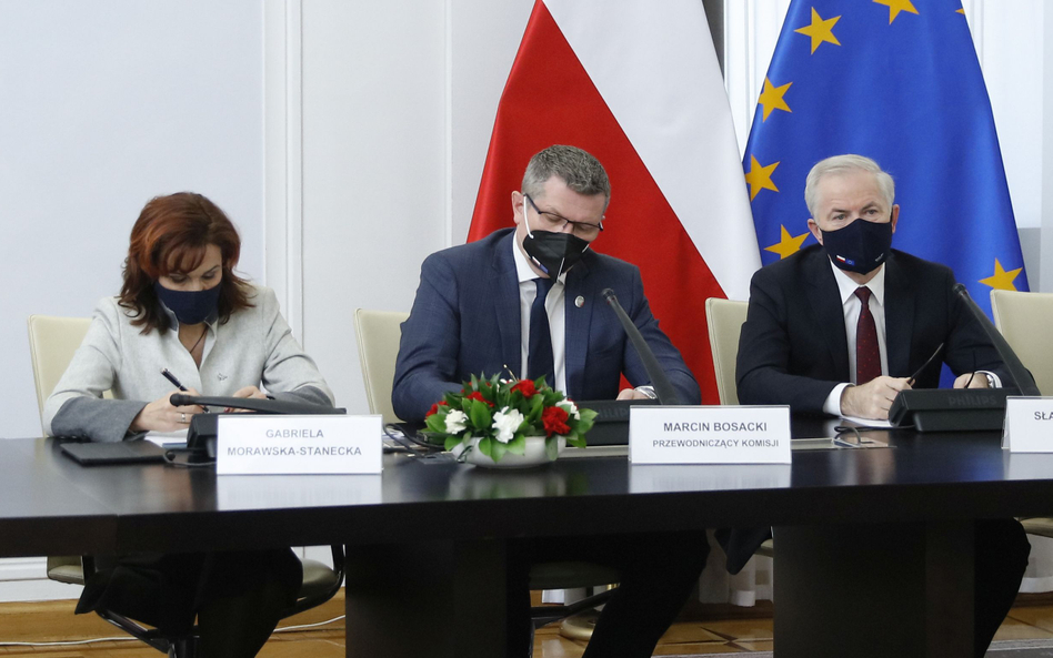 Marcin Bosacki na jednym z posiedzeń senackiej komisji