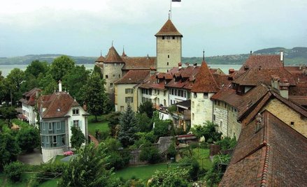 Baszty i domy Starego Miasta w Murten