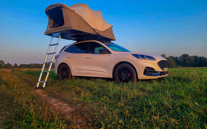 Ford Kuga z namiotem: To nie SUV, to kamper