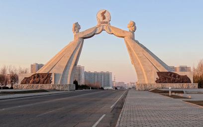 Mierzący 30 metrów wysokości pomnik w Pjongjangu jest największym na świecie łukiem triumfalnym.
