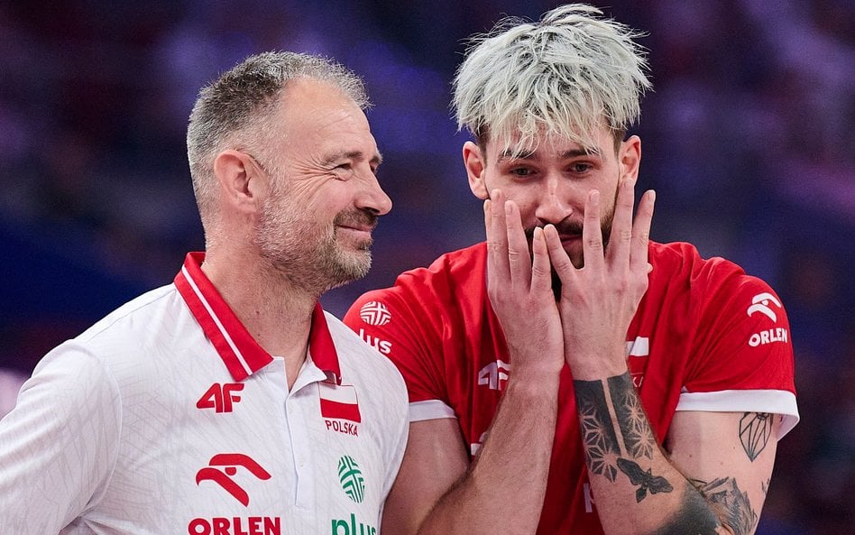 Trener reprezentacji Polski Nikola Grbic (L) i siatkarz Tomasz Fornal (P)