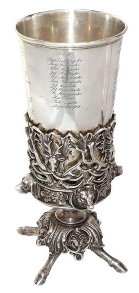 Puchar z powstania styczniowego licytowany będzie na aukcji numizmatów. Fot.