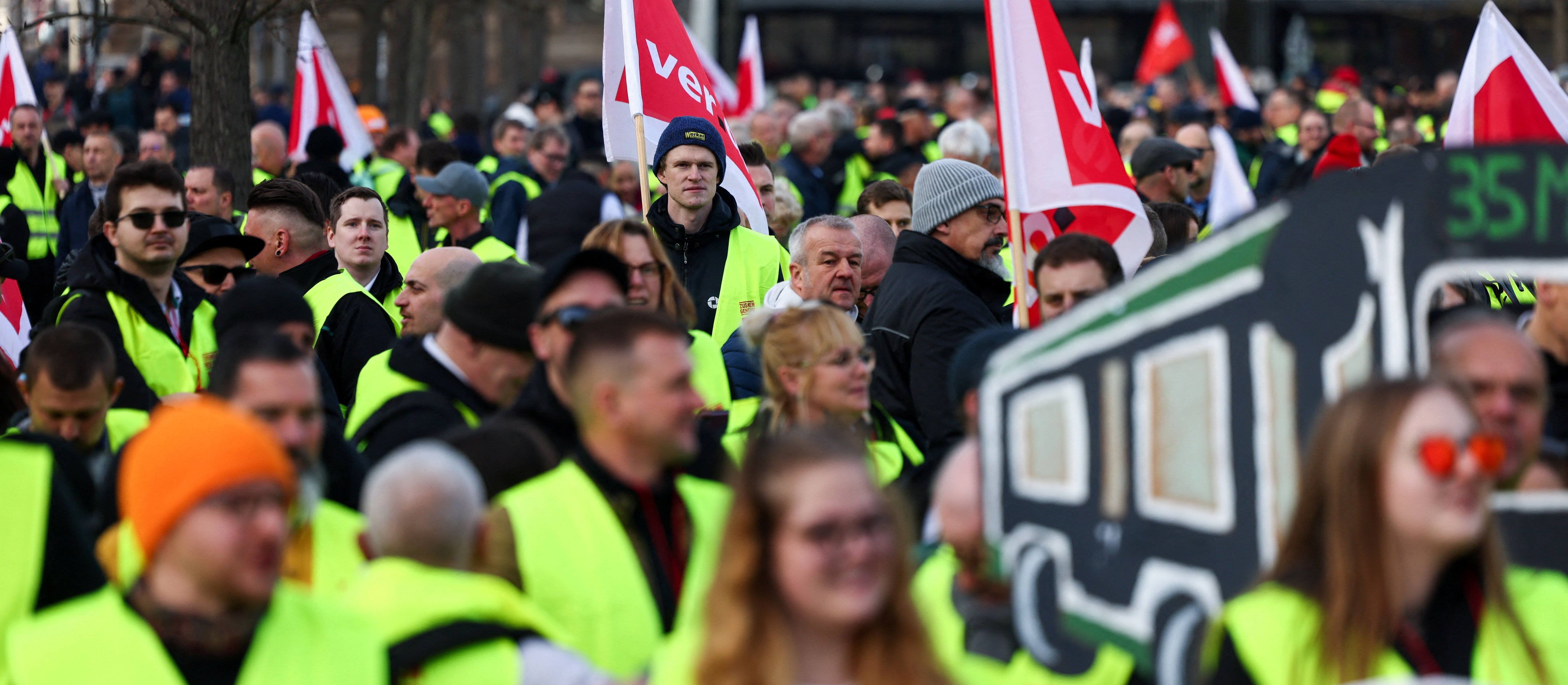 Strajk paraliżuje Niemcy. Stanął transport publiczny
