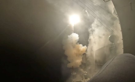 Kadr z nagrania ilustrującego najnowszy atak USA na Iran