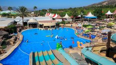 Hiszpania, basen w hotelu z aquaparkiem