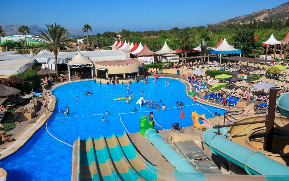 Hiszpania, basen w hotelu z aquaparkiem