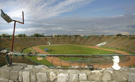 Stadion Dziesięciolecia nadaje się już tylko do rozbiórki