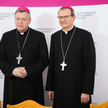Nowo wybrani przewodniczący KEP abp Tadeusz Wojda SAC (z prawej) oraz zastępca przewodniczącego KEP 