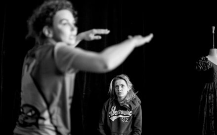 Maria Stuart - najnowsze przedstawienie warszawskiego Teatru Ateneum w reżyserii Agaty Dudy Gracz w 