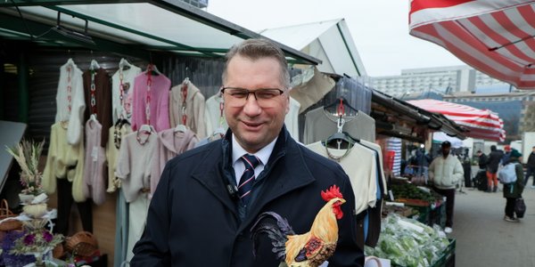 Grzegorz Braun traci poparcie. Eksperci mają duże wątpliwości, czy to efekt Przemysława Czarnka