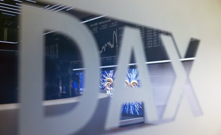 DAX walczy o nowe rekordy, chociaż analitycy spodziewają się nadchodzącej korekty