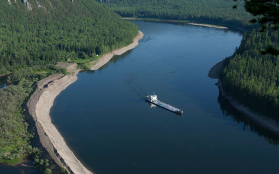 Rosyjski statek towarowy na rzece Lenie w obwodzie irkuckim (fot. ilustracyjna)