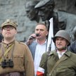 Prezes Stowarzyszenia Marsz Niepodległości Robert Bąkiewicz przemawia na zakończenie Marszu Powstani