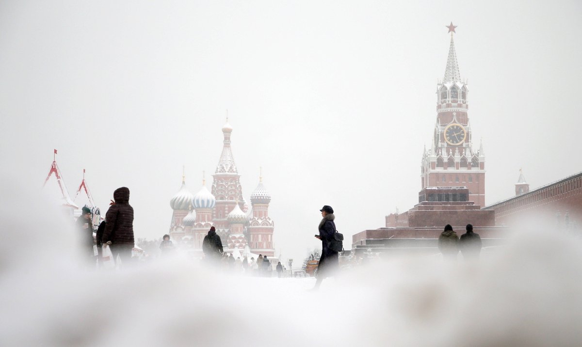 Rekordowe mrozy w Rosji. Zamknięte szkoły, pękające rury i gwałtowny wzrost zużycia gazu