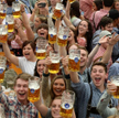 Tak bawią się uczestnicy Oktoberfest