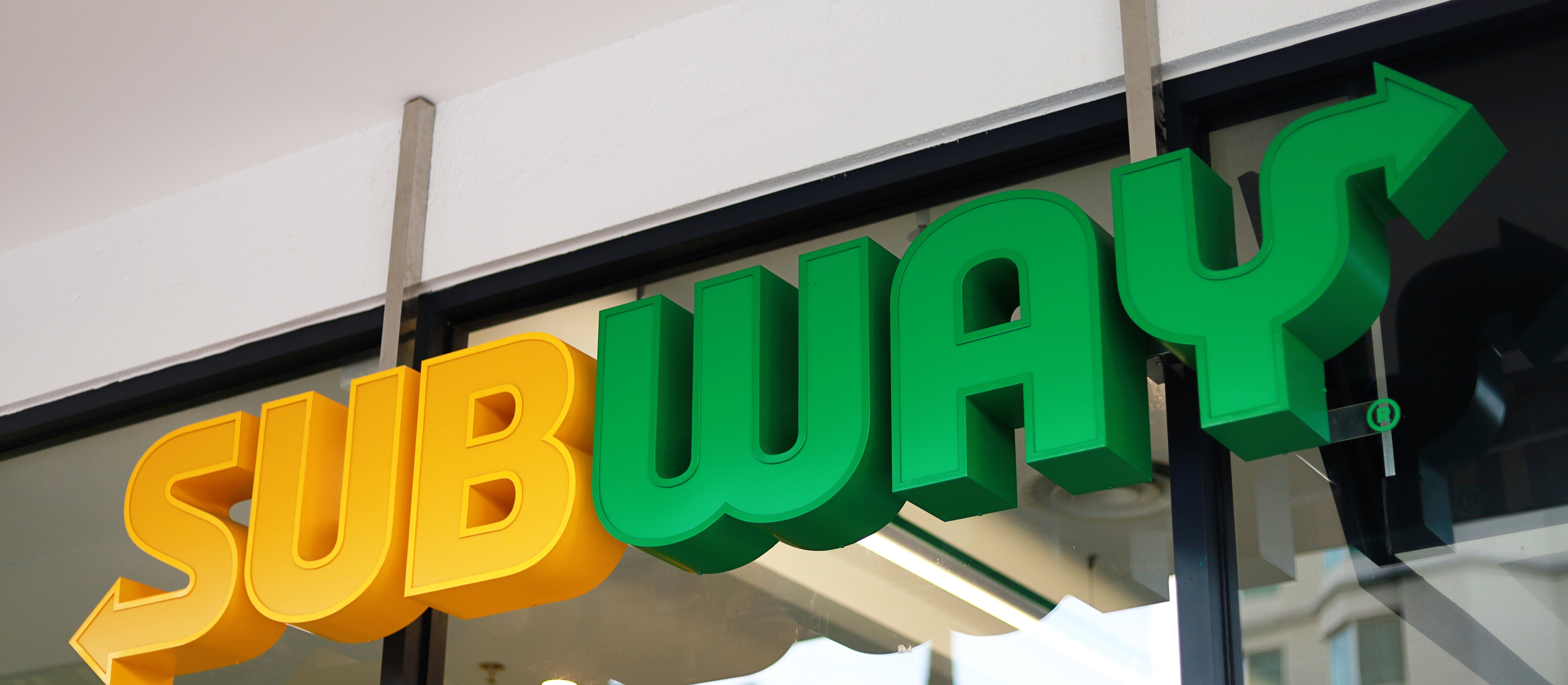 Bankrutują lokale popularnej sieciówki z kanapkami. Marka ma problemy