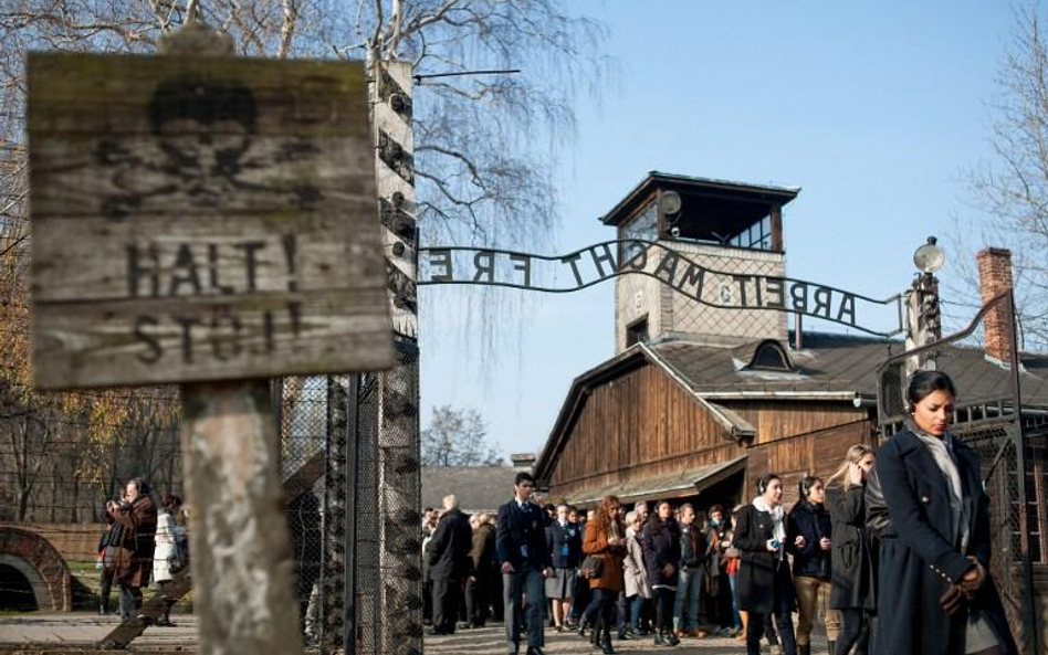 Zeman organizuje obchody rocznicy wyzwolenia Auschwitz