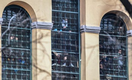 Wirus we Włoszech, zamieszki w więzieniach. Są ofiary