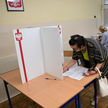 Głosowanie w lokalu wyborczym w Szczecinie.