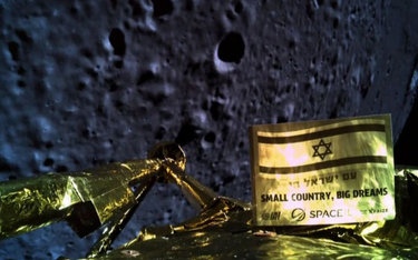 "Selfie" wykonane przez sondę na wysokości 22 km nad Księżycem