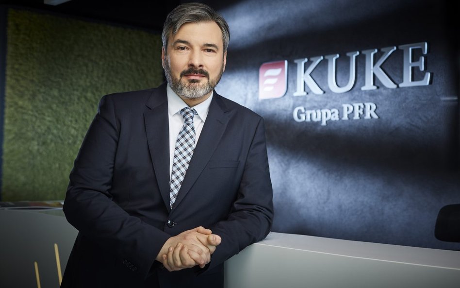 Gospodarka lekko zwalnia, ale coraz mniej firm upada