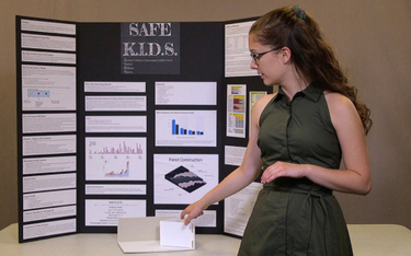Nastolatka stworzyła kuloodporną ścianę, by chronić uczniów
