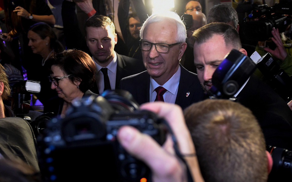 Jiri Drahos jest jednym z dwóch kandydatów ubiegających się o fotel prezydenta