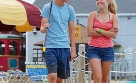 Liam James (Duncan) i Anna Sophia Robb (Susanna)