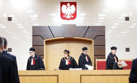 Konflikt o TK schodzi do szkół