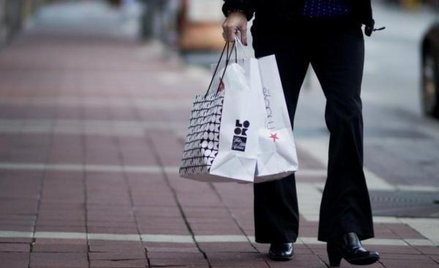 W październiku Polacy zostawili w sklepach o 2,3 proc. więcej niż przed rokiem.