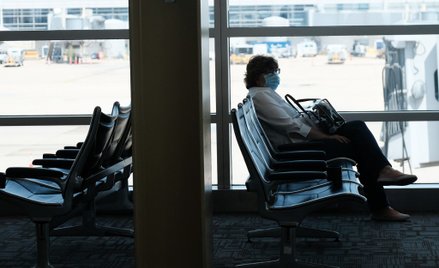 Kolejne linie wymagają maseczek. Niektóre nie zrobią wyjątków