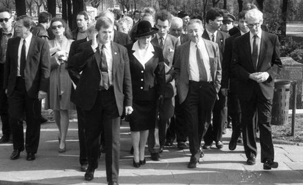 Margaret Thatcher była w Polsce m.in. w 1993 r. Na zdjęciu z Markiem Edelmanem w Warszawie