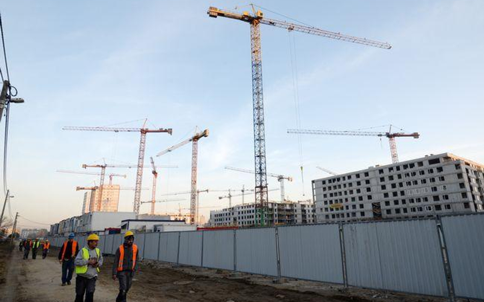 Odwrotne obciążenie VAT: Jeden kontrakt na roboty budowlane, ale dwa sposoby rozliczenia