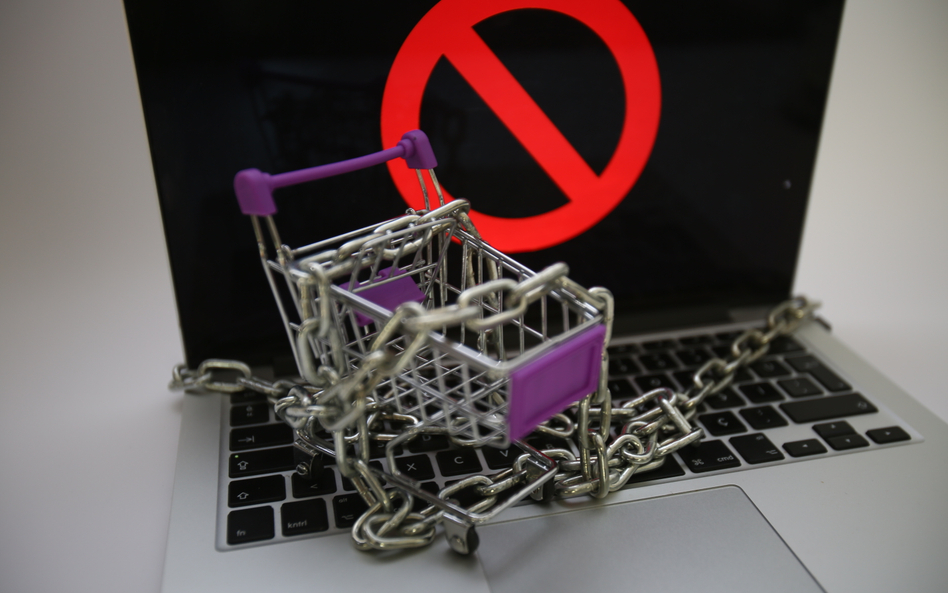 Na wojnie z alkoholową samowolą. Będą ograniczenia przy sprzedaży procentów przez internet?