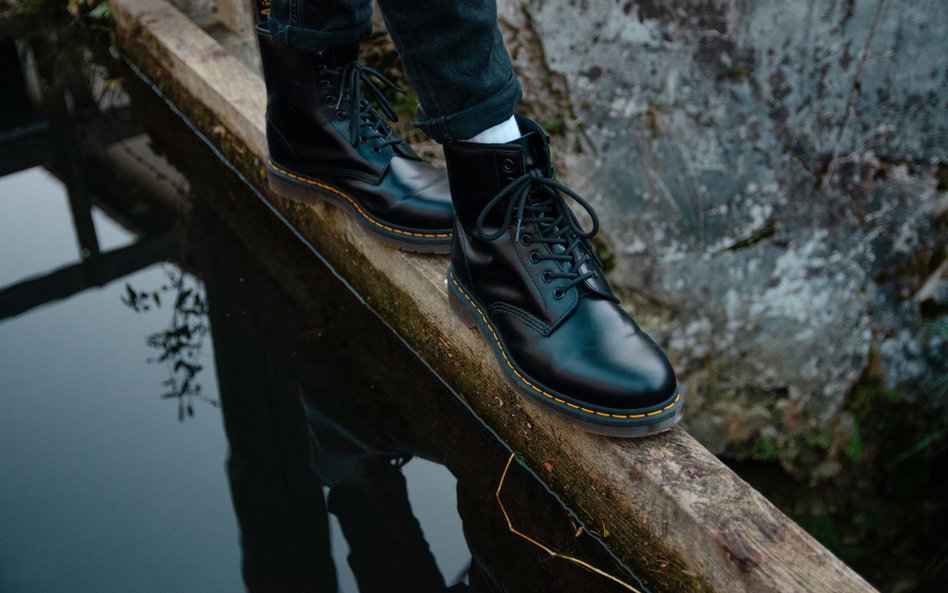 Kara dla giganta odzieżowego. Sąd uznał, że kopiował słynne buty Dr. Martens