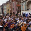 Ubiegłoroczny happening gitarowy na poznańskim Starym Rynku