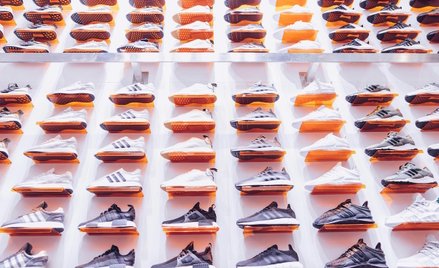 Sąd uznał, że firma Nike może umieścić na swoich produktach trzy paski – ale tylko na niektórych.