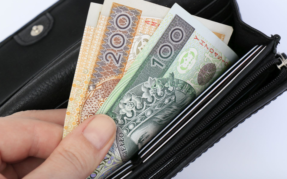 Co trzeci Polak żyje bez oszczędności. Mniej niż połowa się ubezpiecza