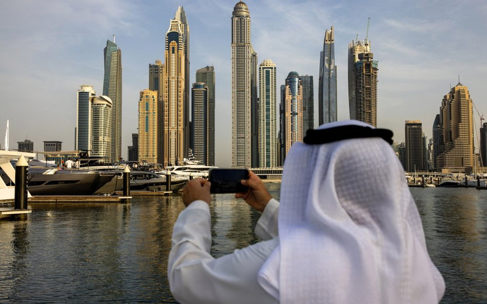 Dubaj uzyskał status „megamiasta” C40 dzięki planom budowy największego na świecie parku słonecznego