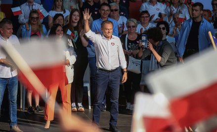 Donald Tusk zdecydował, że w opozycji ma się liczyć tylko on (na zdjęciu podczas lipcowego wiecu w K