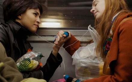 Léonie Simaga (Yuki), Laetitia Dosch (Paula Simonian). „Paryż i dziewczyna” już w kinach