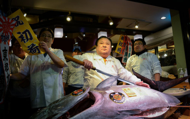 Japonia: 637 tys. dolarów za tuńczyka na słynnej aukcji w Tokio