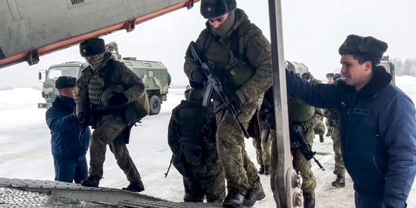 Rosyjskie wojsko będzie bronić Kazachstanu, ale nikt nie mówi, przed kim