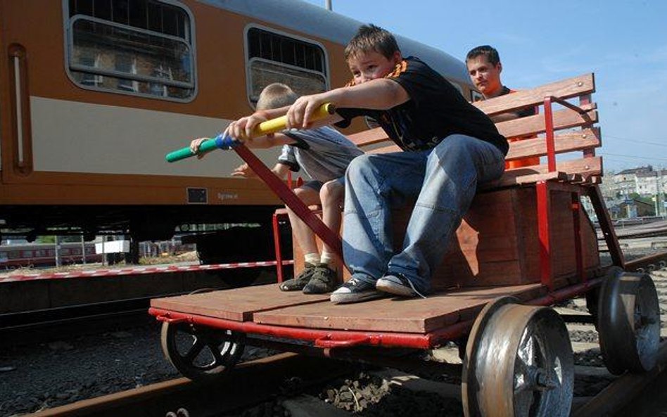 Wyścig drezyn na dworcu w Szczecinie, 2007 rok