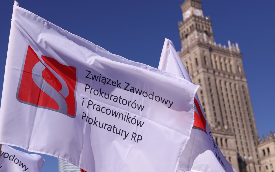 Protest pracowników sądów i prokuratury.