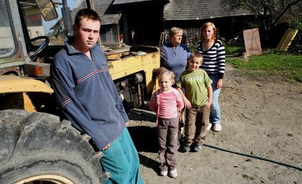 Rodzinie Kamyszów z Woli Przemykowskiej pomoc rządu nie wystarczyła na remont domu. Na zdjęciu Ewa K