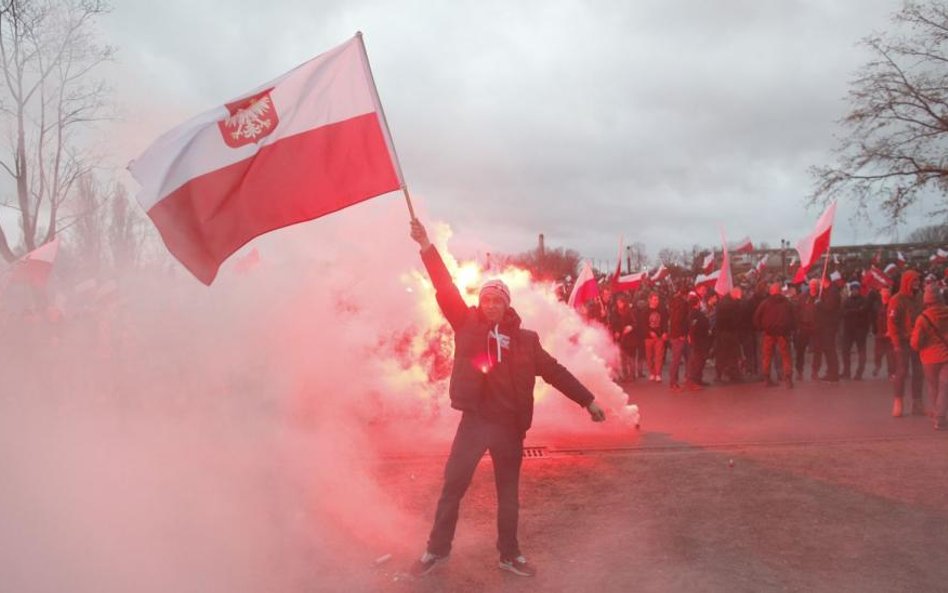 Sondaż: Ksenofobia dzieli Polaków