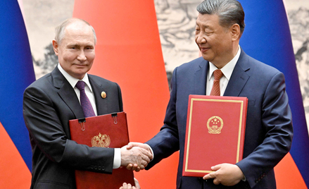Władimir Putin i Xi Jinping postanowili jeszcze bardziej pogłębić współpracę obu państw