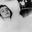 Urodzona w 1902 roku Marta Robin, sparaliżowana i niewidoma mistyczka, miała według świadków nie tyl