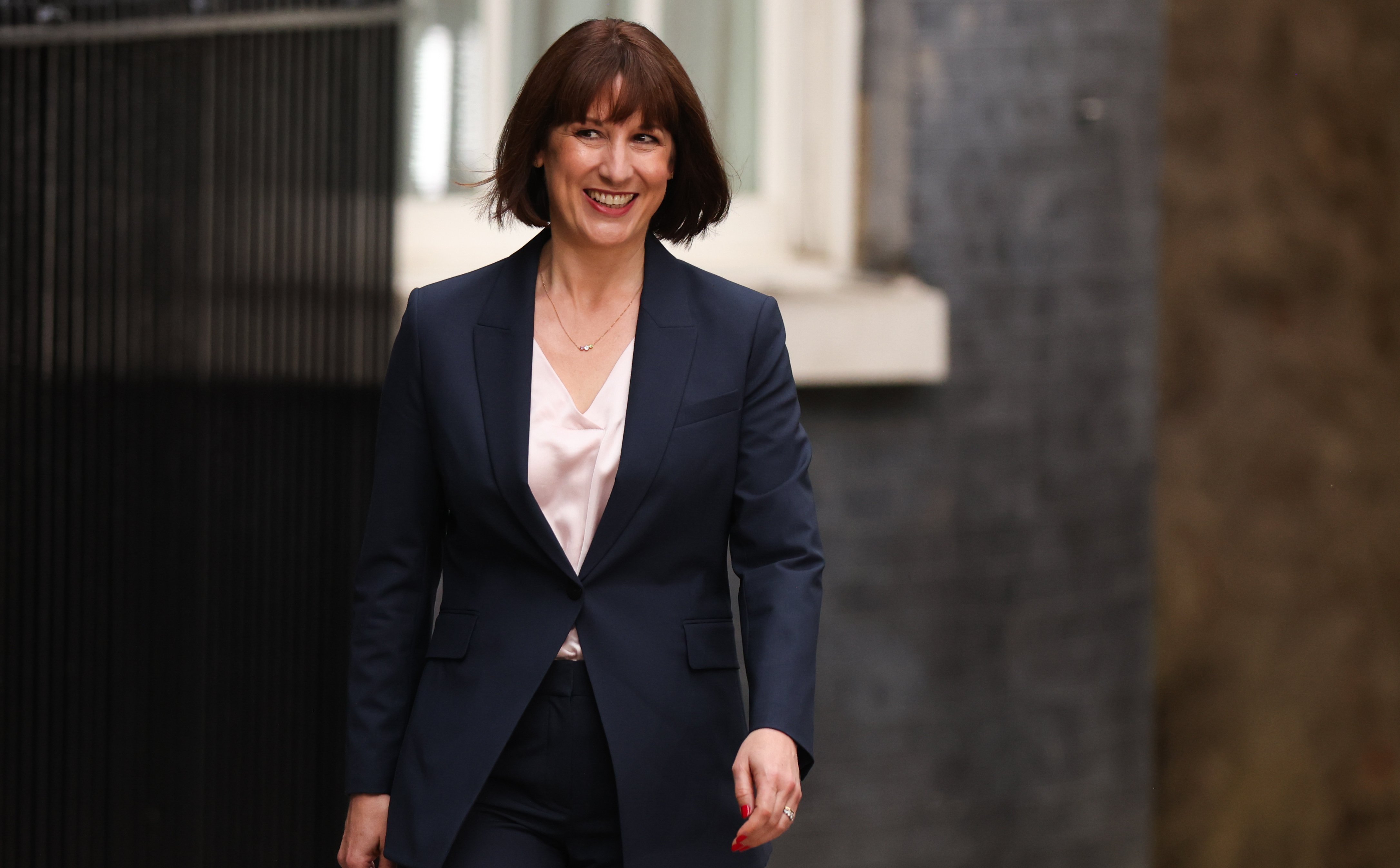 Gospodarka Wielkiej Brytanii skurczyła się w maju drugi miesiąc z rzędu